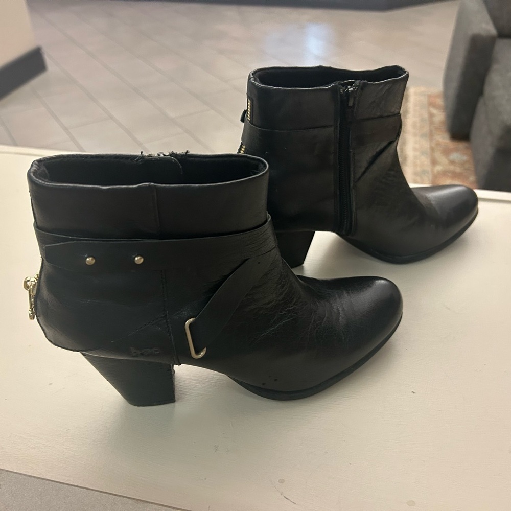 Boots Stylish Black Women's Leather Ankle Boots by b.o.c. 9